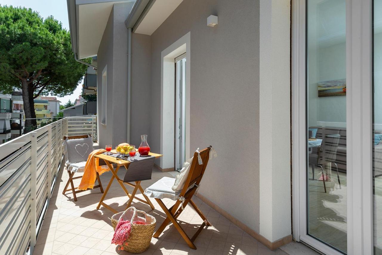 Appartamenti Villa Miramare Rimini Exterior foto