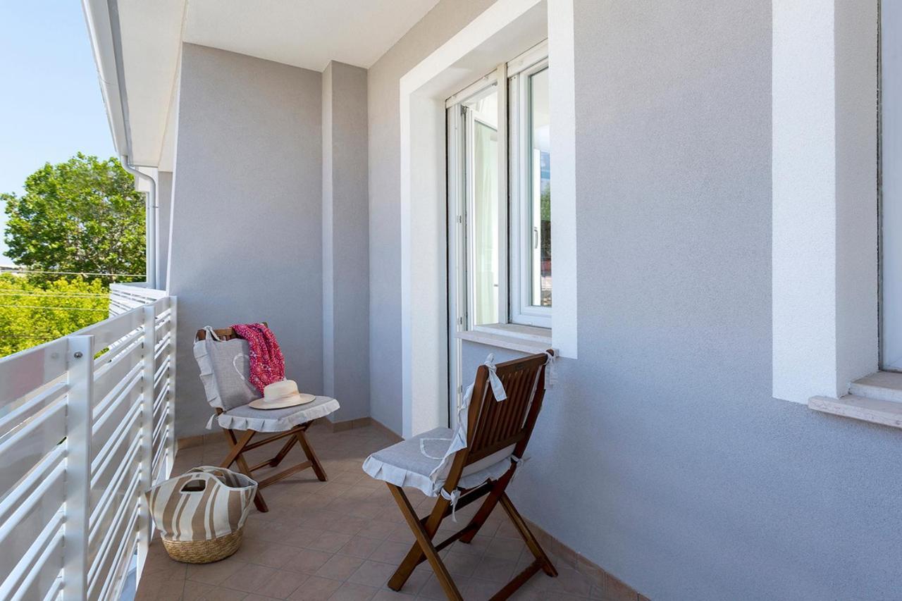 Appartamenti Villa Miramare Rimini Exterior foto