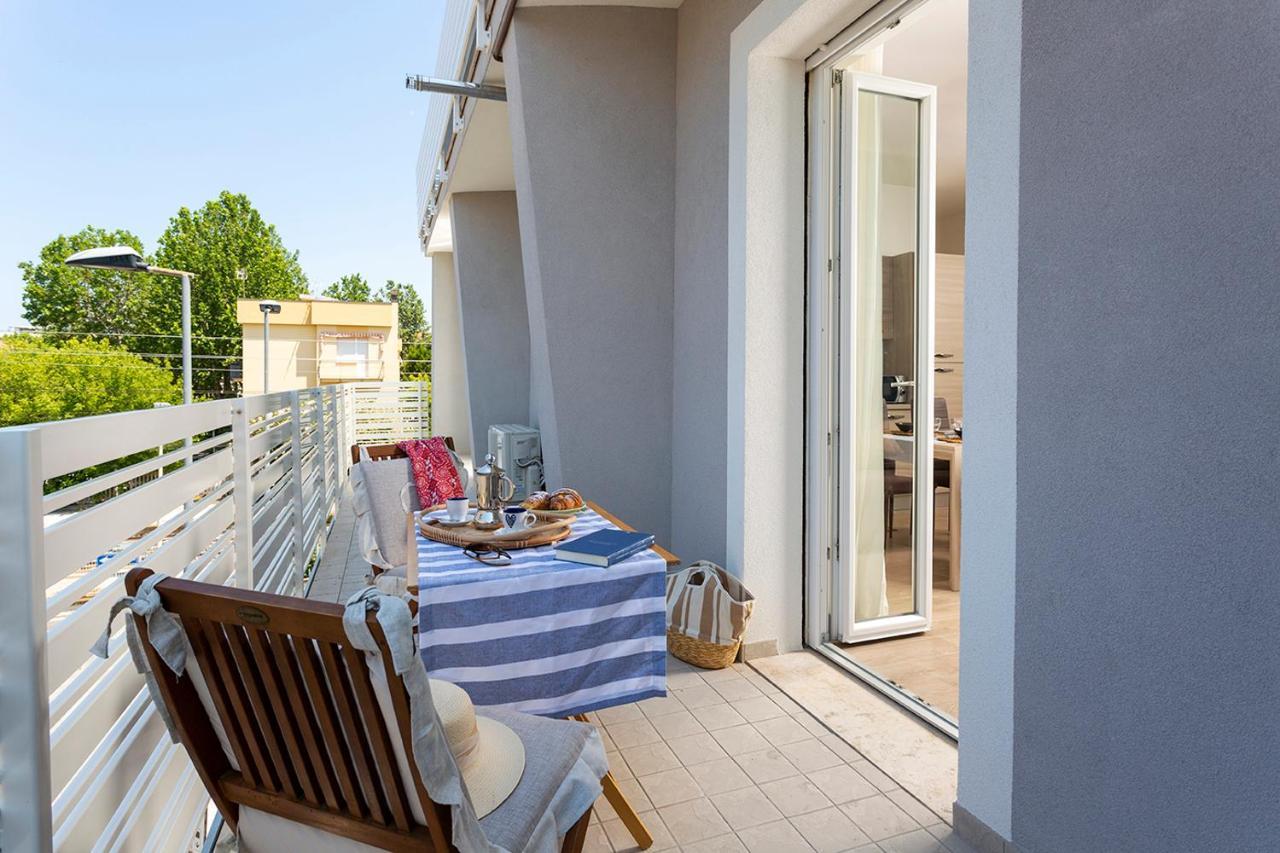 Appartamenti Villa Miramare Rimini Exterior foto