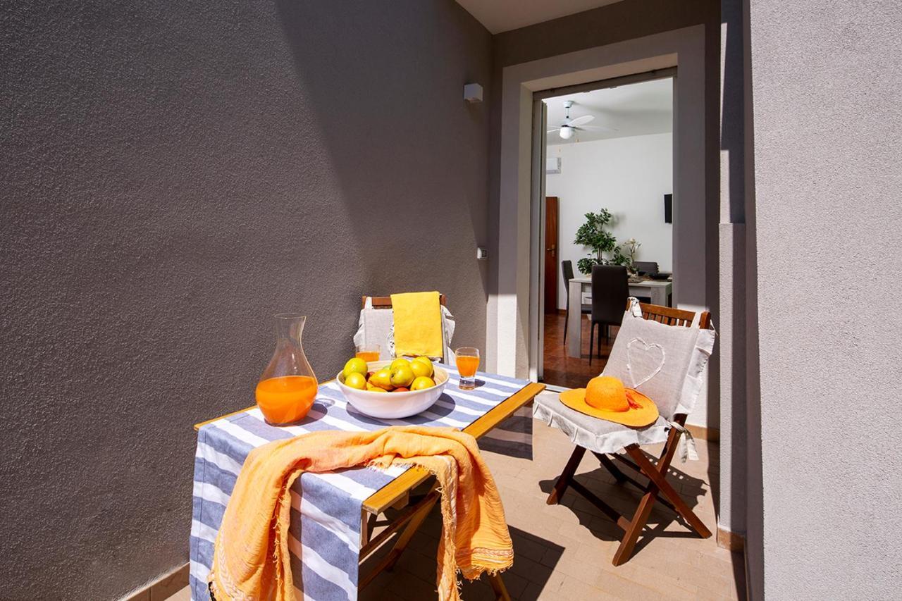 Appartamenti Villa Miramare Rimini Exterior foto